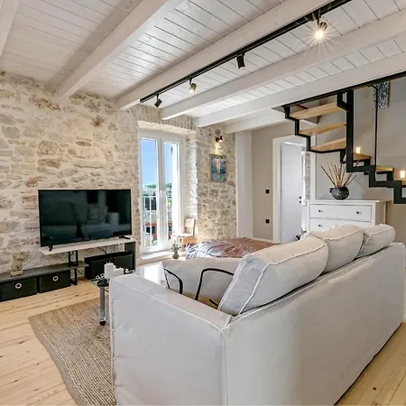 Art Loft Venetian Well Apartment *