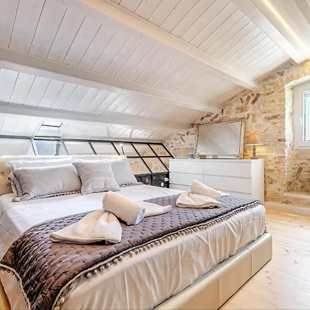 Art Loft Venetian Well *