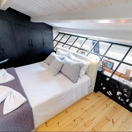 Art Loft Venetian Well Apartment *