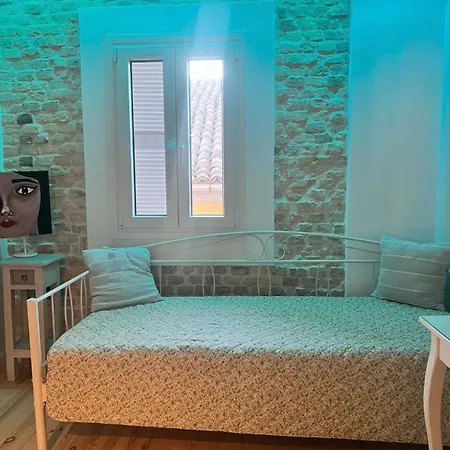 Art Loft Venetian Well Apartment *