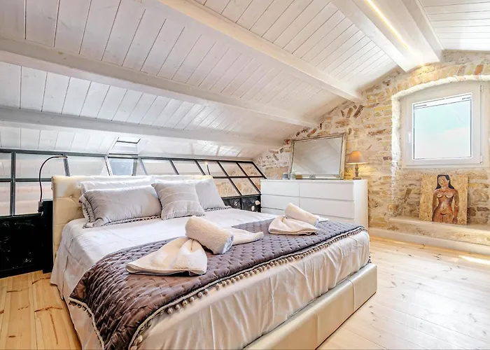 Art Loft Venetian Well *