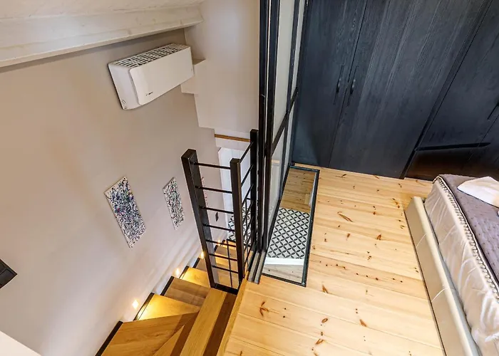 Art Loft Venetian Well *